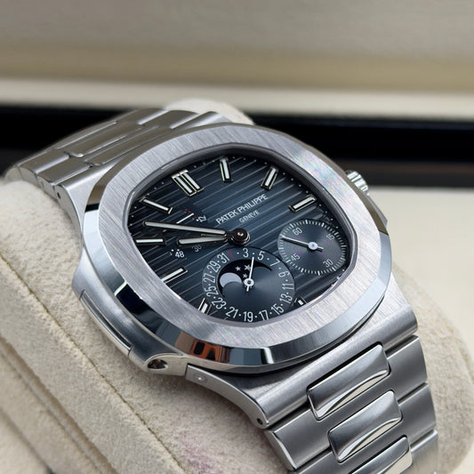 Patek Philippe Nautilus 5712/1A-001 - Full Set (2024)