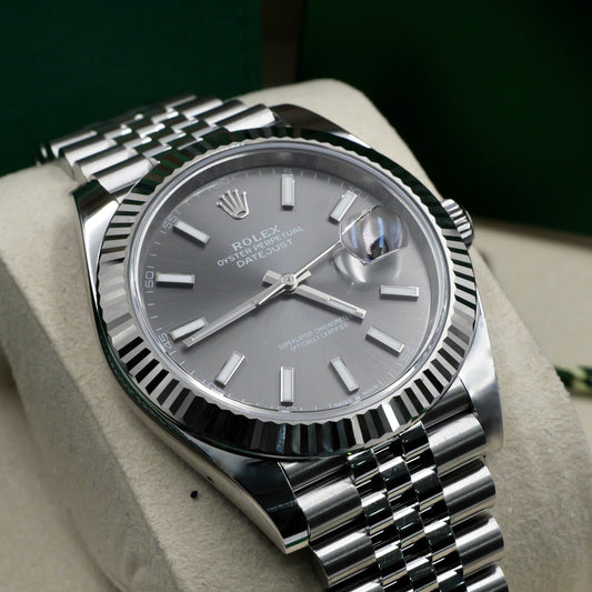 Rolex Datejust 41 Rhodium Dial Fluted Jubilee 126334 - Full Set (2024)