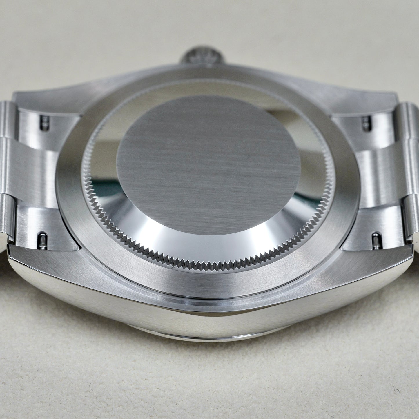 Rolex Datejust 41 Rhodium Dial Smooth Oyster 126300 - Full Set (2024)