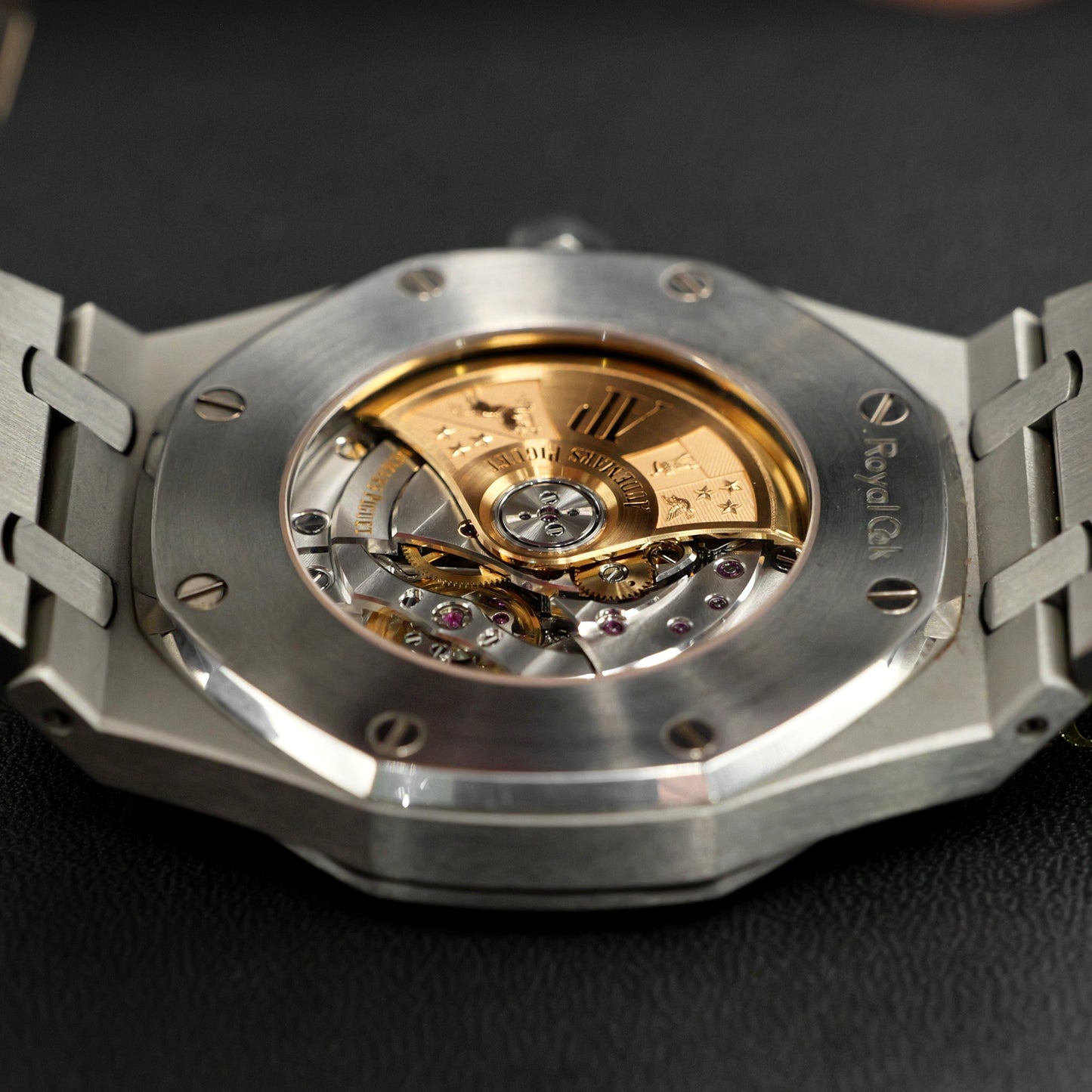 Audemars Piguet Royal Oak Selfwinding Black Dial 15400ST - Full Set (2018)