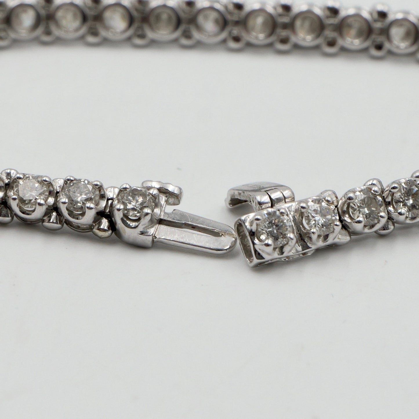 White Gold 3.8mm Illusion Set Diamond Tennis Bracelet