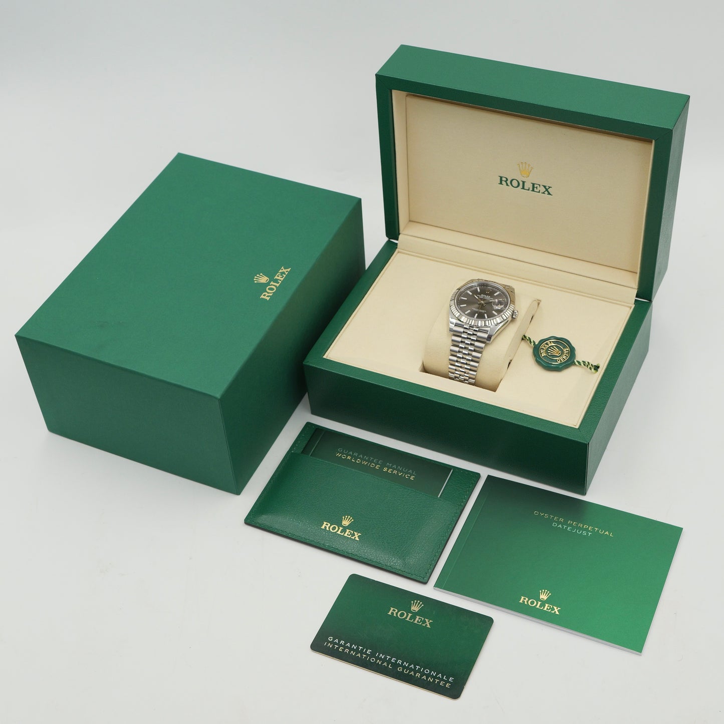 Rolex Datejust 41 Rhodium Dial Fluted Jubilee 126334 - Full Set (2026)