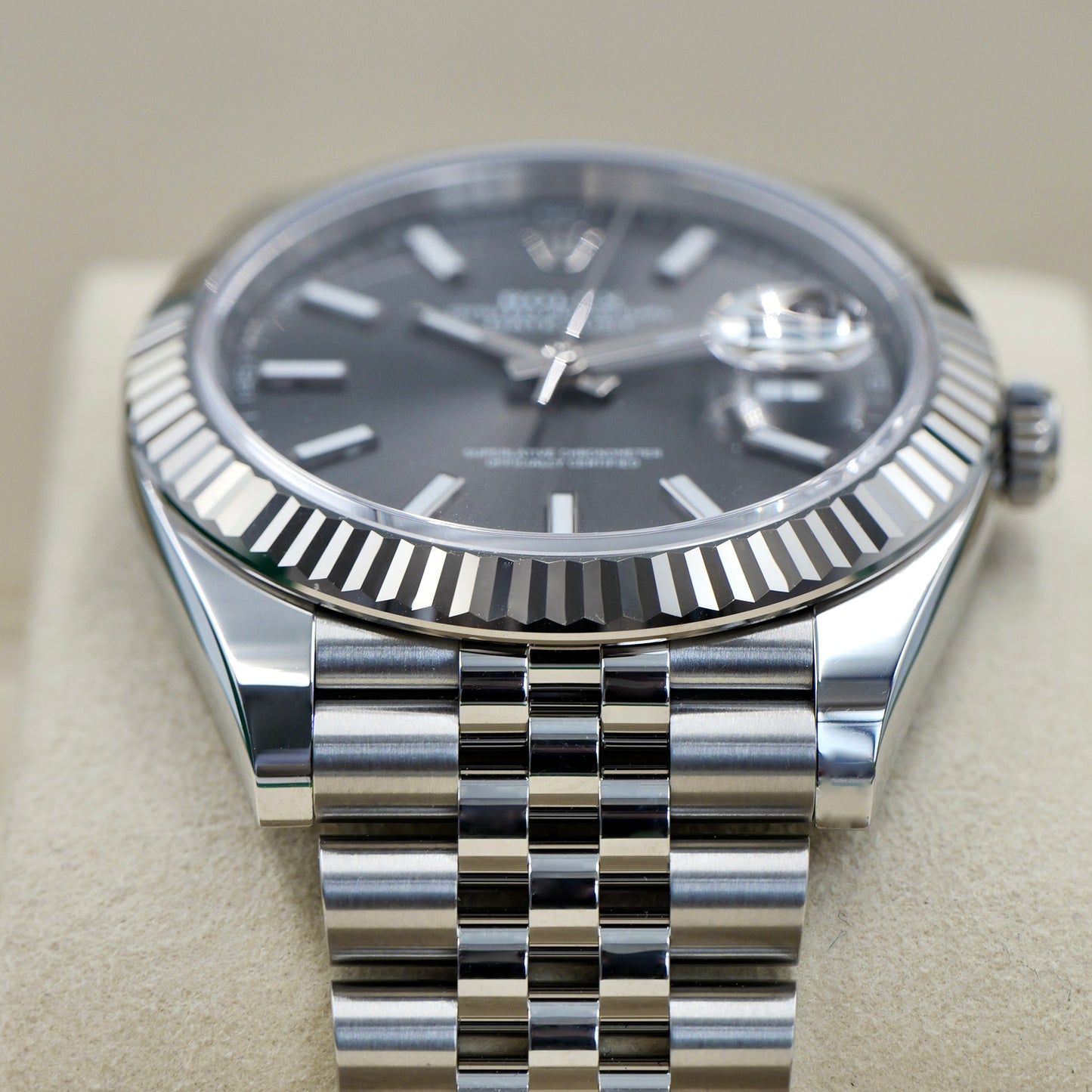 Rolex Datejust 41 Rhodium Dial Fluted Jubilee 126334 - Full Set (2026)