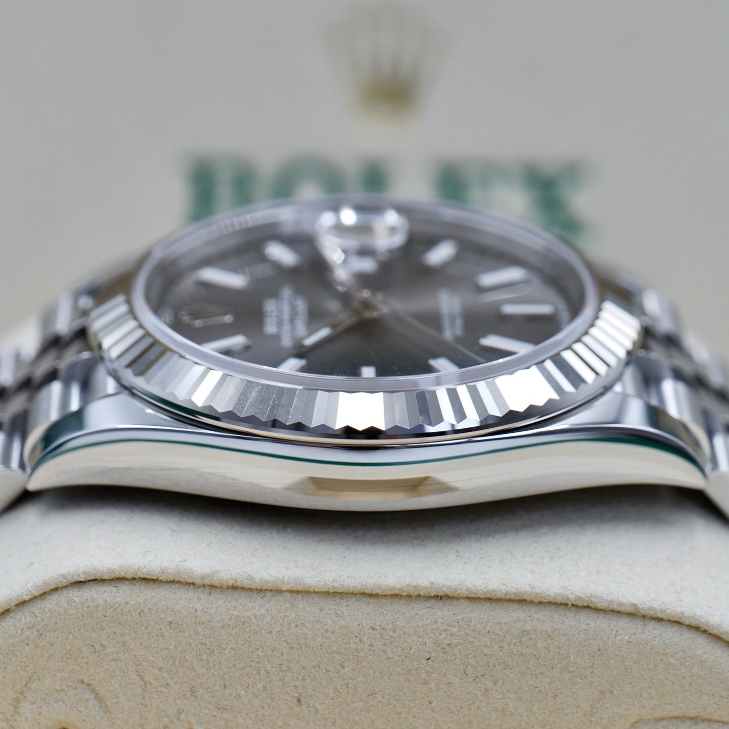 Rolex Datejust 41 Rhodium Dial Fluted Jubilee 126334 - Full Set (2026)