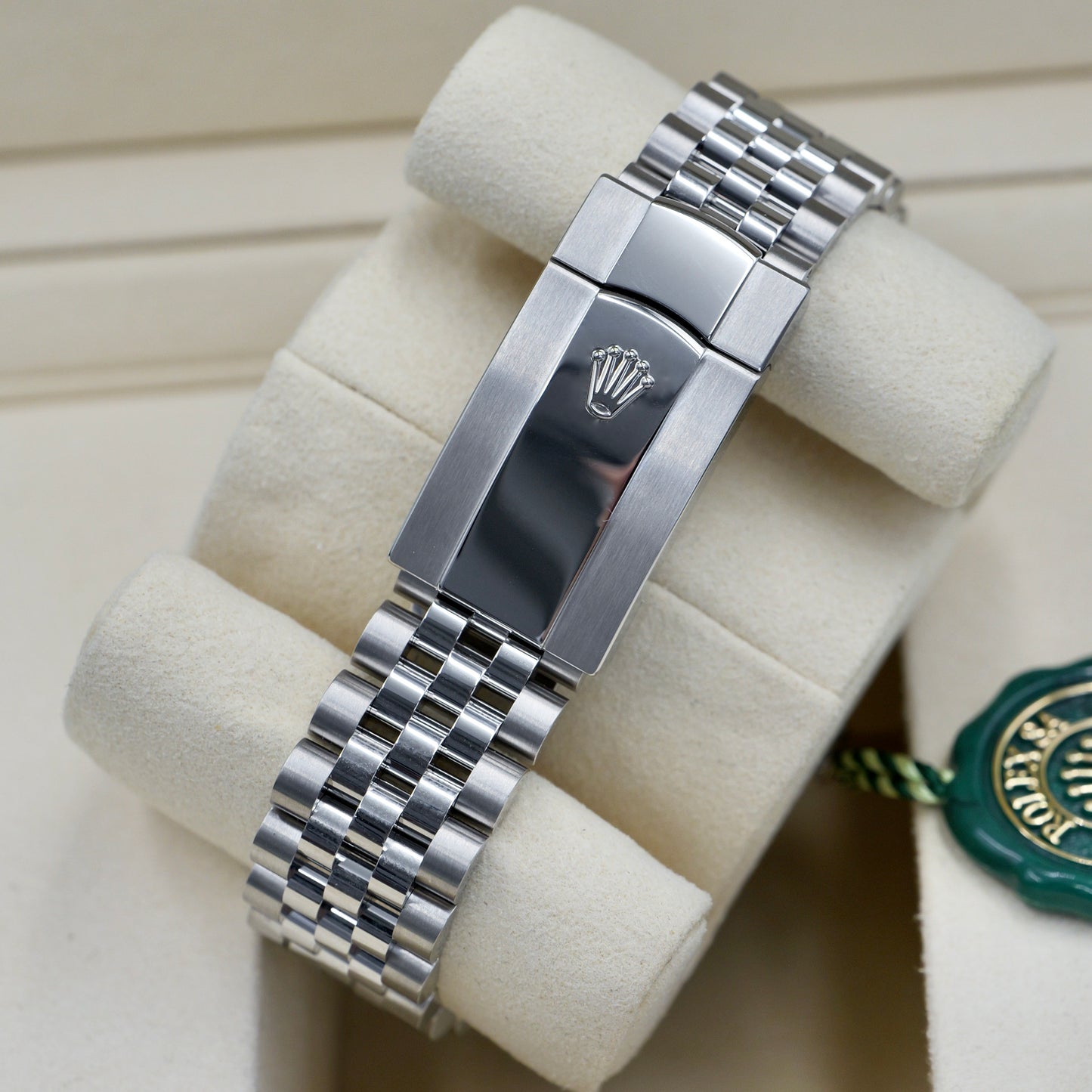 Rolex Datejust 41 Rhodium Dial Fluted Jubilee 126334 - Full Set (2026)