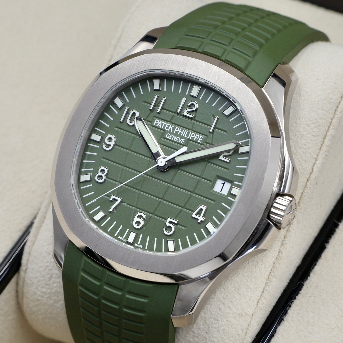 Patek Philippe Aquanaut Green 5168G-010 - Full Set (2022)