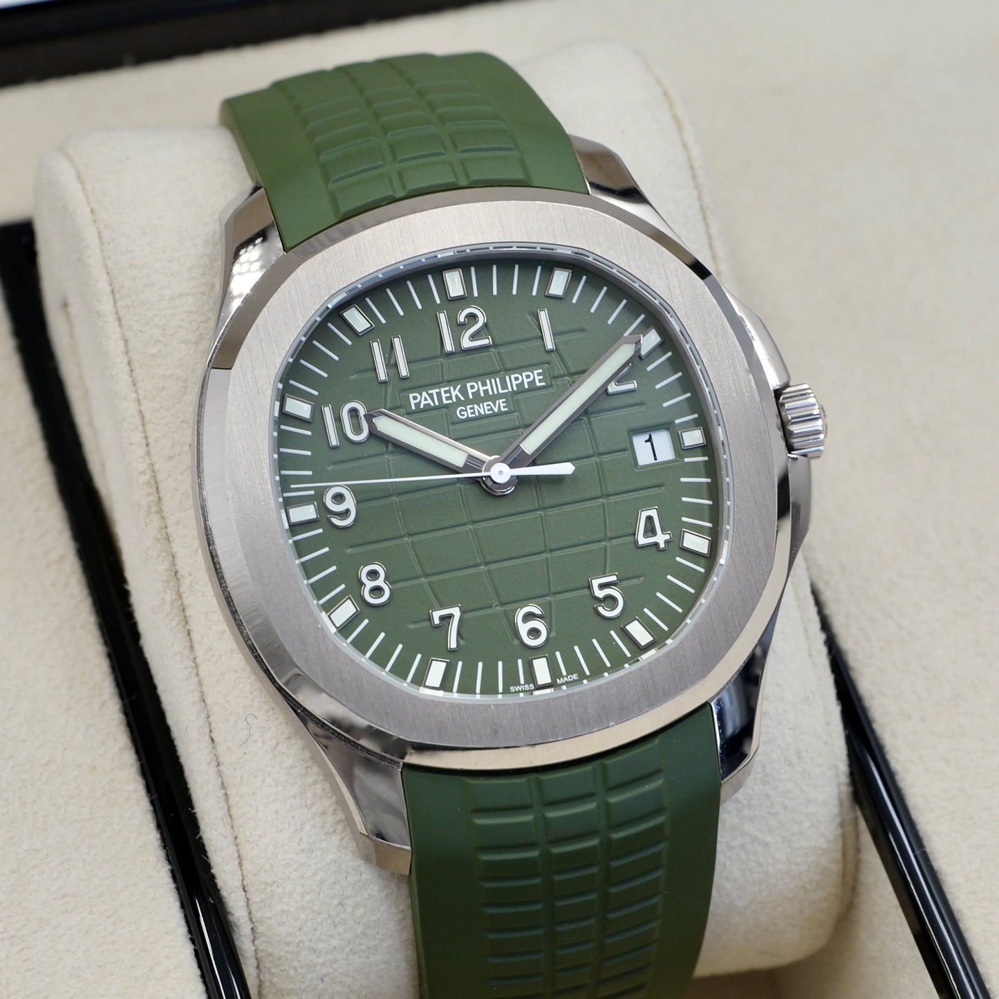 Patek Philippe Aquanaut Green 5168G-010 - Full Set (2022)