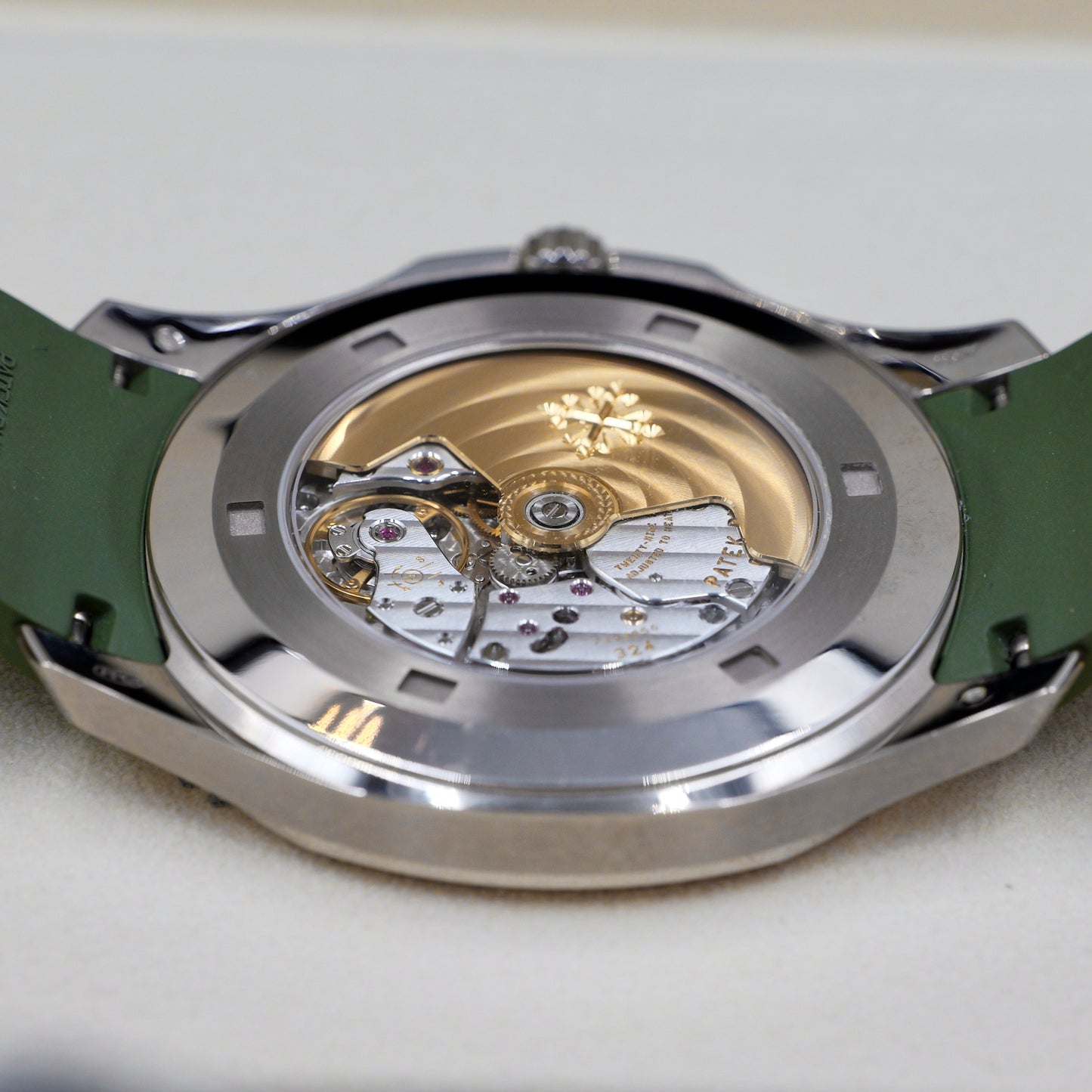Patek Philippe Aquanaut Green 5168G-010 - Full Set (2022)