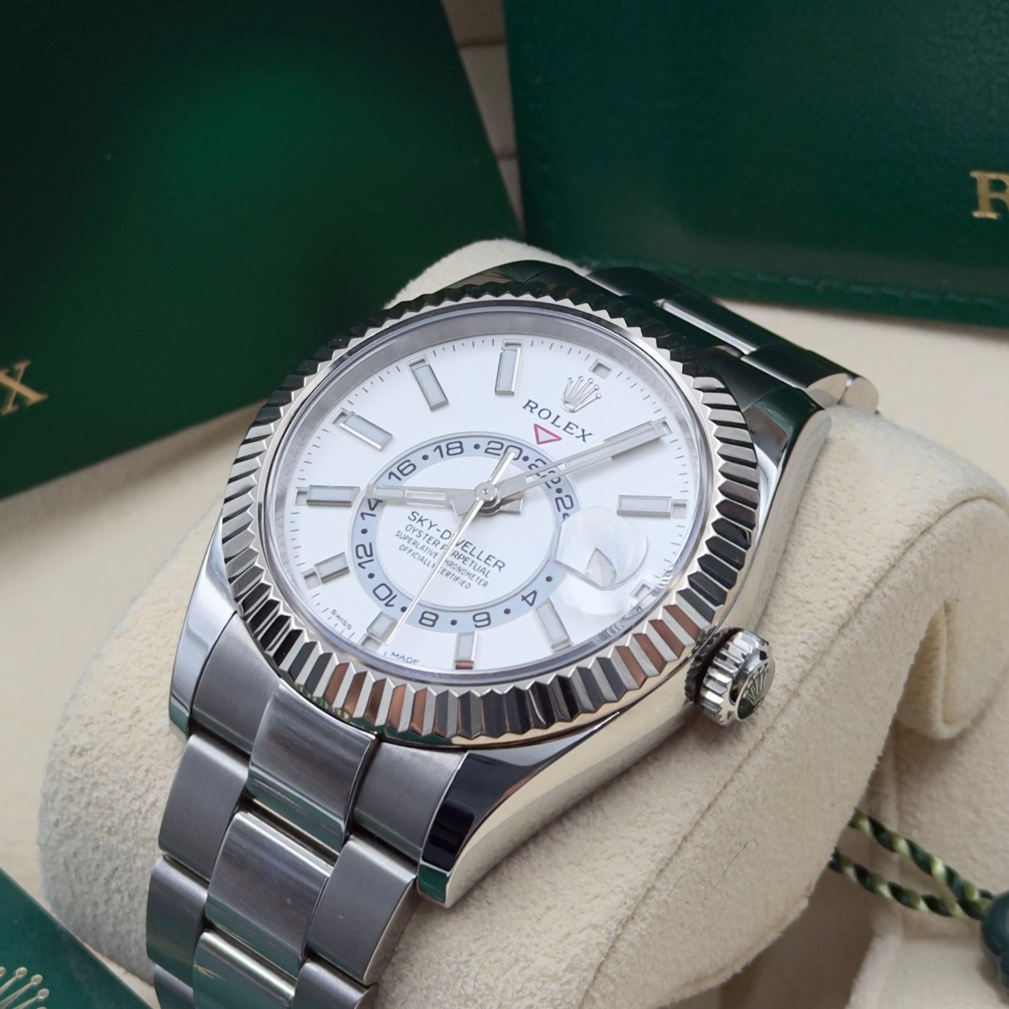 Rolex Sky-Dweller White Dial Oyster 326934 - Full Set (2022)