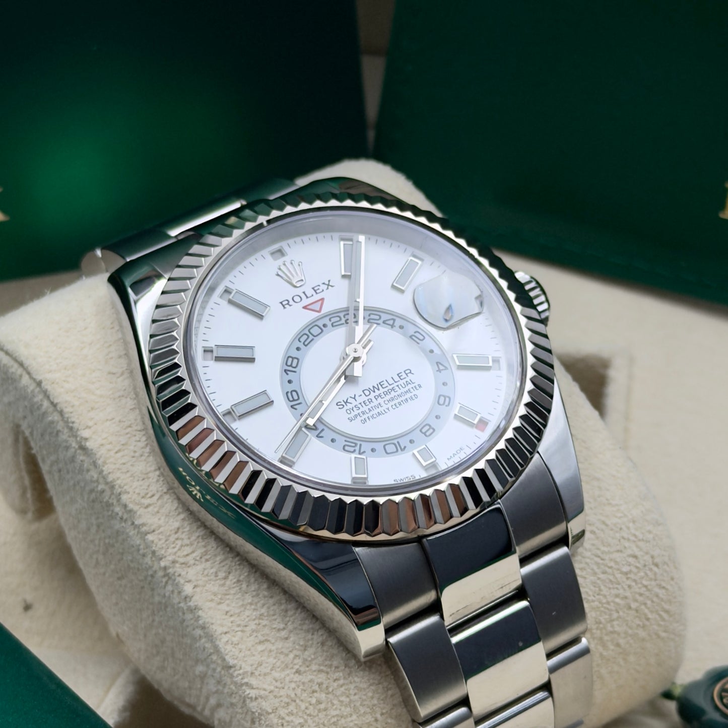 Rolex Sky-Dweller White Dial Oyster 326934 - Full Set (2022)