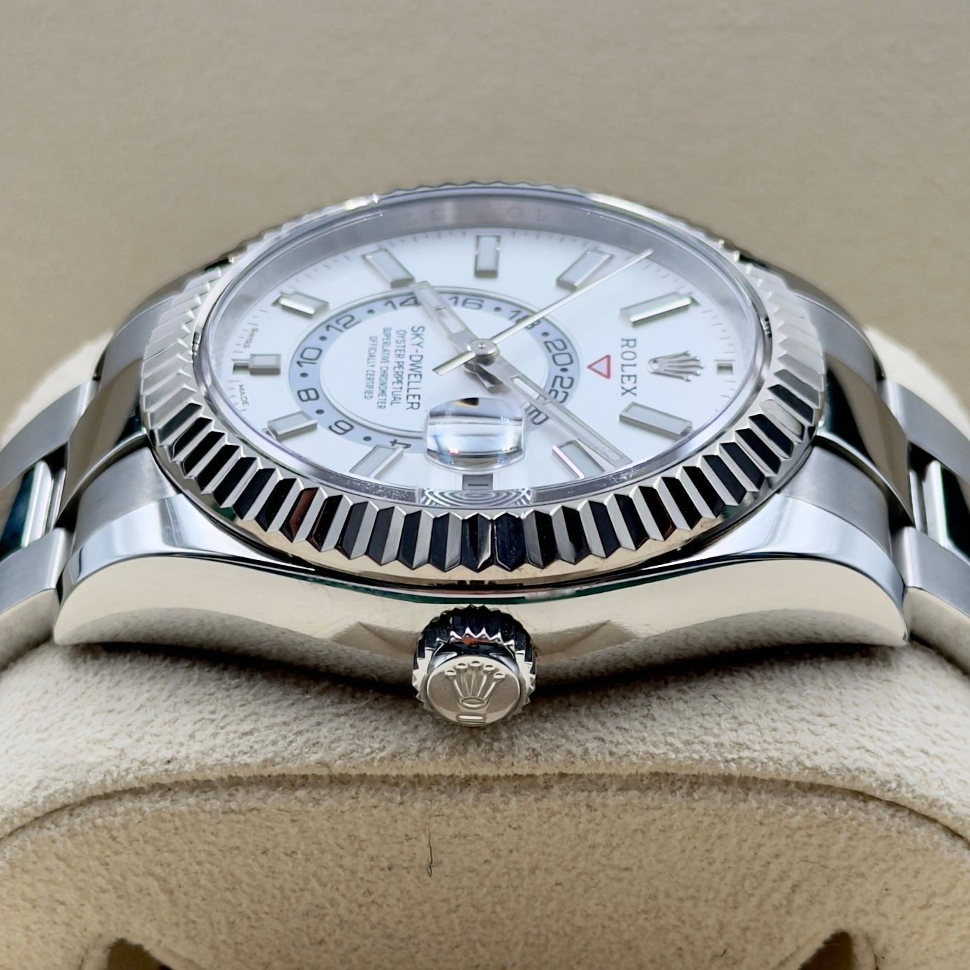 Rolex Sky-Dweller White Dial Oyster 326934 - Full Set (2022)
