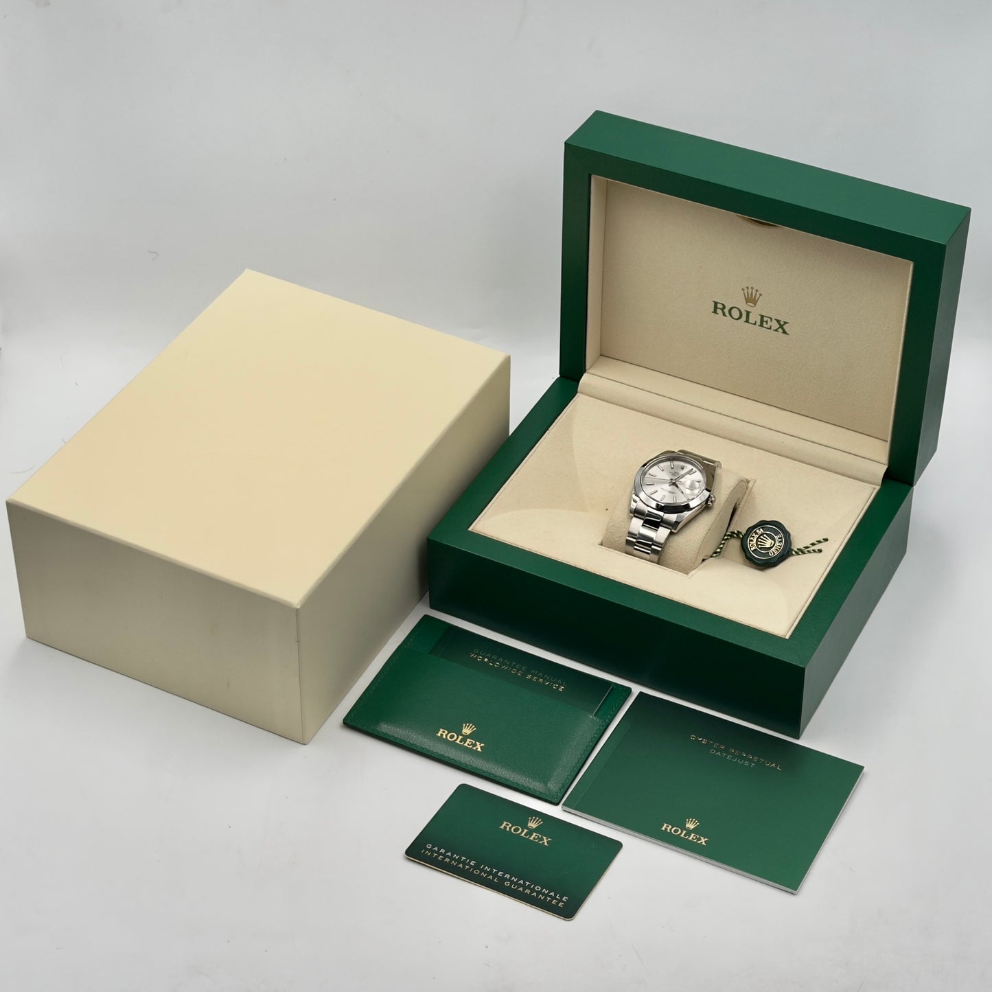 Datejust 41 Silver Dial Smooth Oyster 126300 - Full Set (2023)