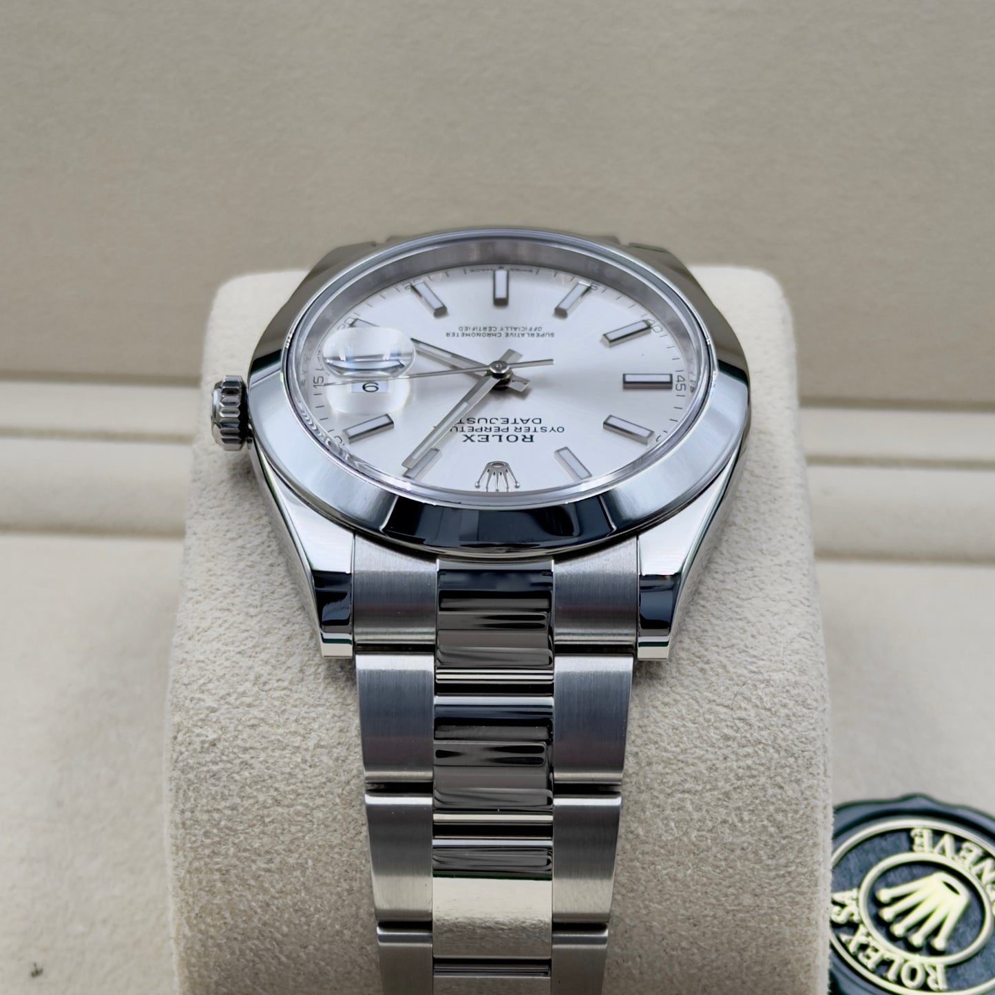 Datejust 41 Silver Dial Smooth Oyster 126300 - Full Set (2023)