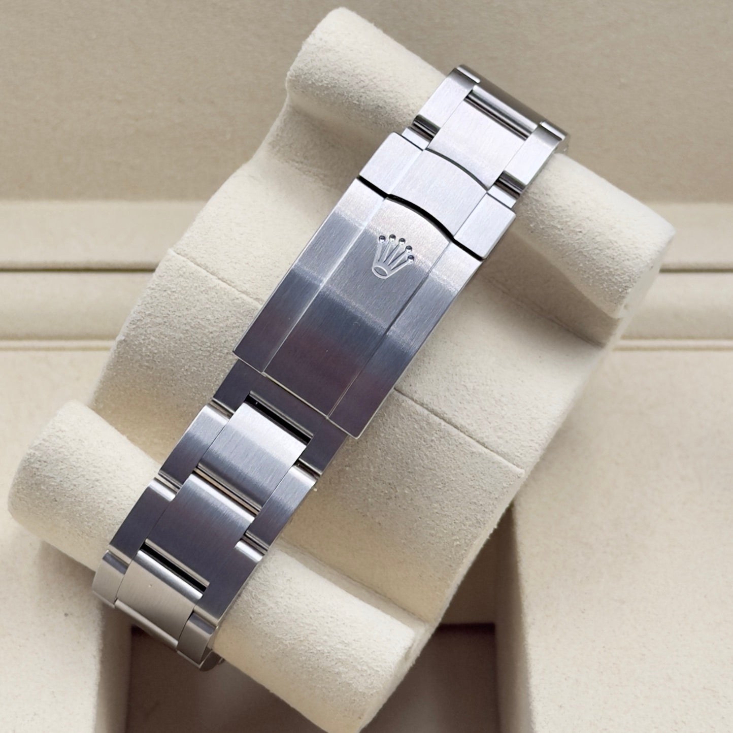 Rolex Oyster Perpetual 36 Jubilee Dial 126000 - Full Set (2026)