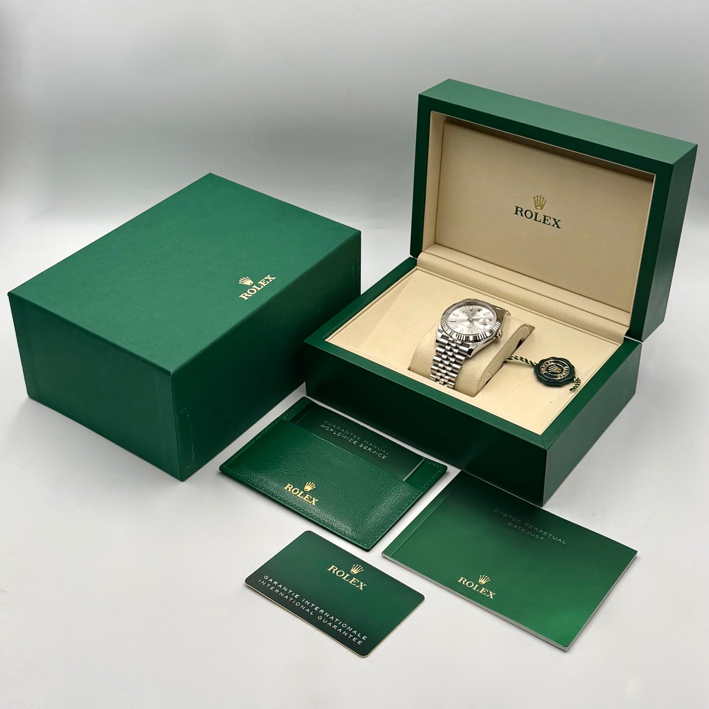 Rolex Datejust 41 Silver Dial Fluted Jubilee 126334 - Full Set (2025)