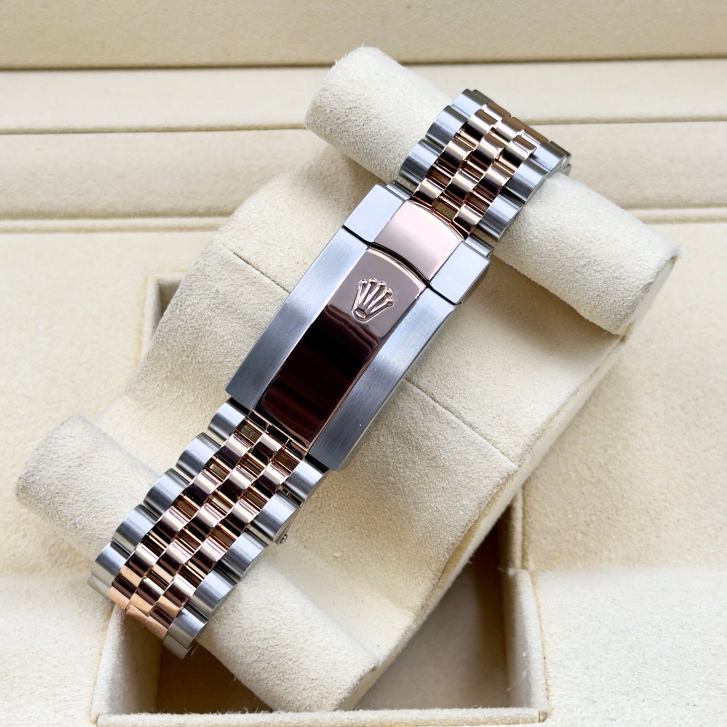 Rolex Datejust 41 Chocolate Baton Fluted Bezel Jubilee Bracelet 126331 - Full Set (2024)
