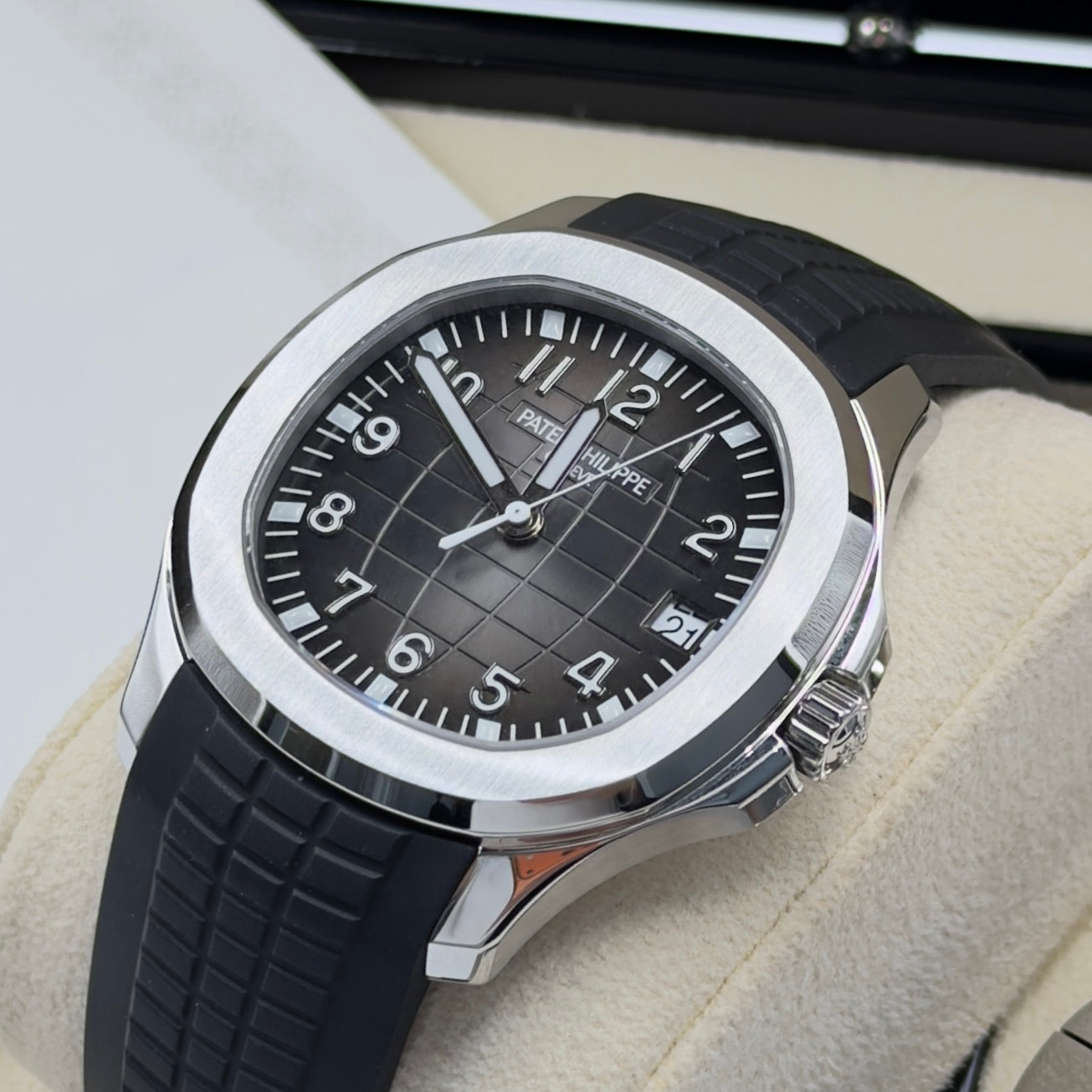 Patek Philippe Aquanaut Grey Dial 5167/1A - Full Set (2022)
