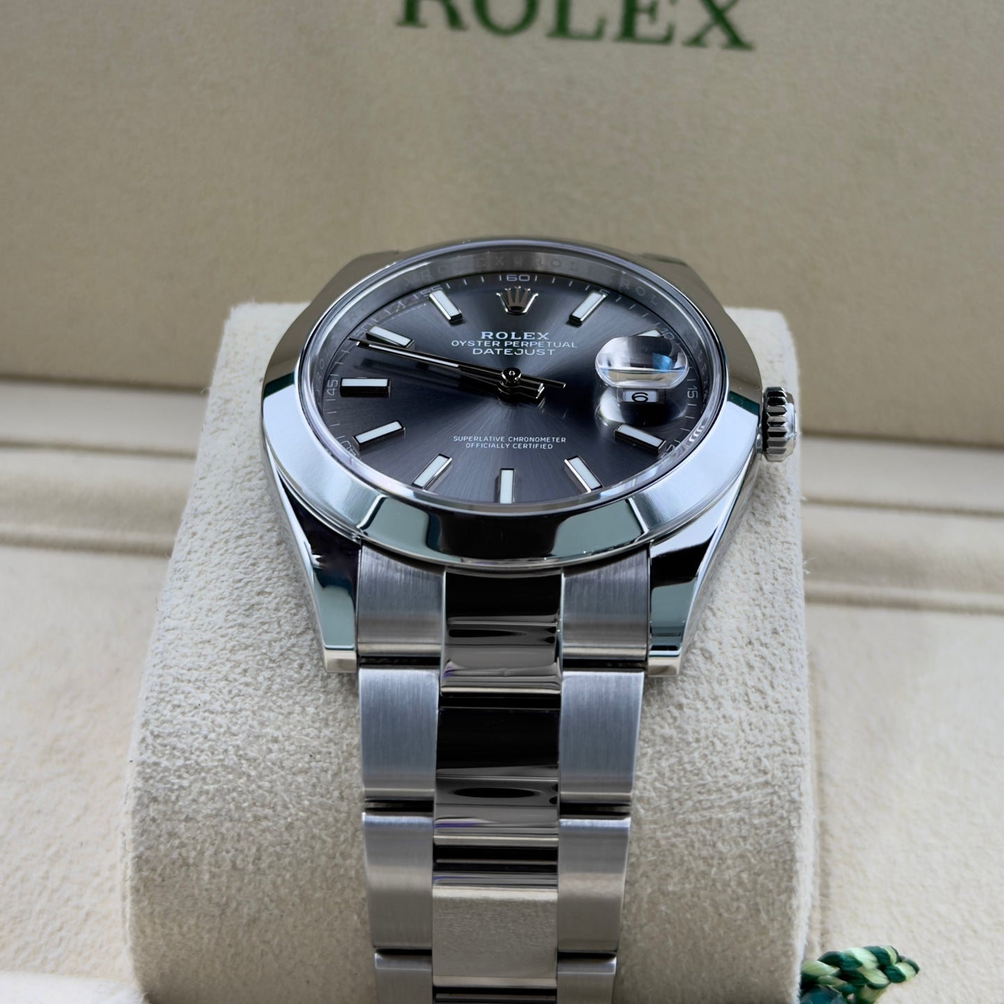 Rolex Datejust 41 Rhodium Smooth Oyster 126300 - Full Set (2023)