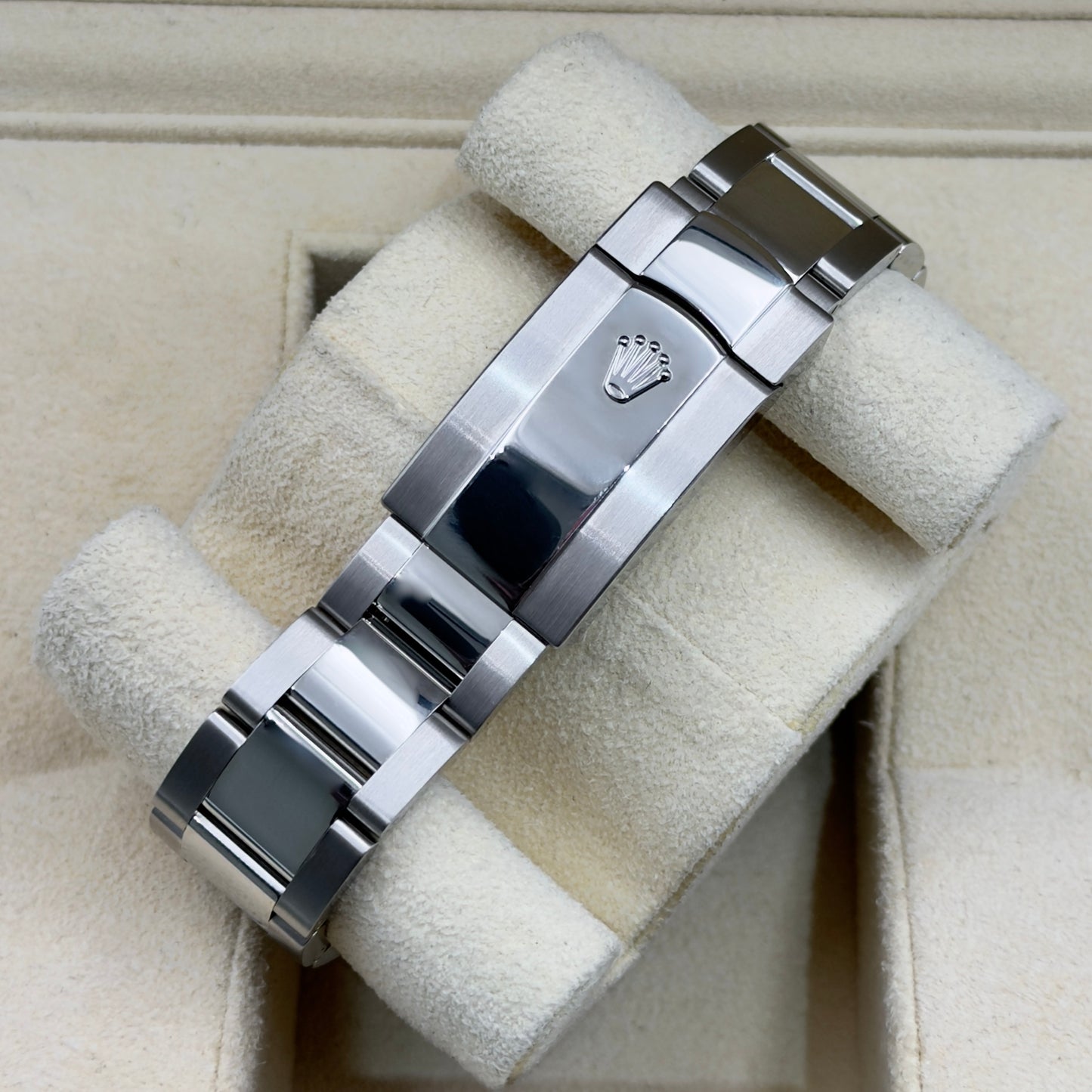 Rolex Datejust 41 Rhodium Smooth Oyster 126300 - Full Set (2023)