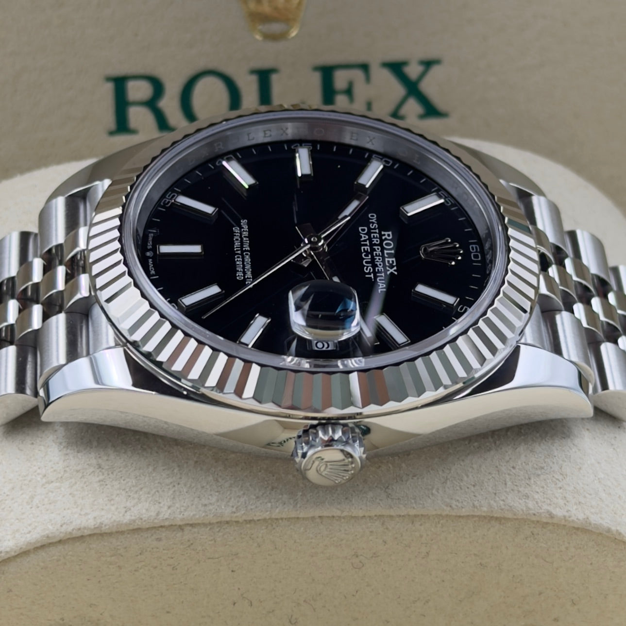 Rolex Datejust 41 Black Dial Fluted Jubilee 126334 - Full Set (2025)