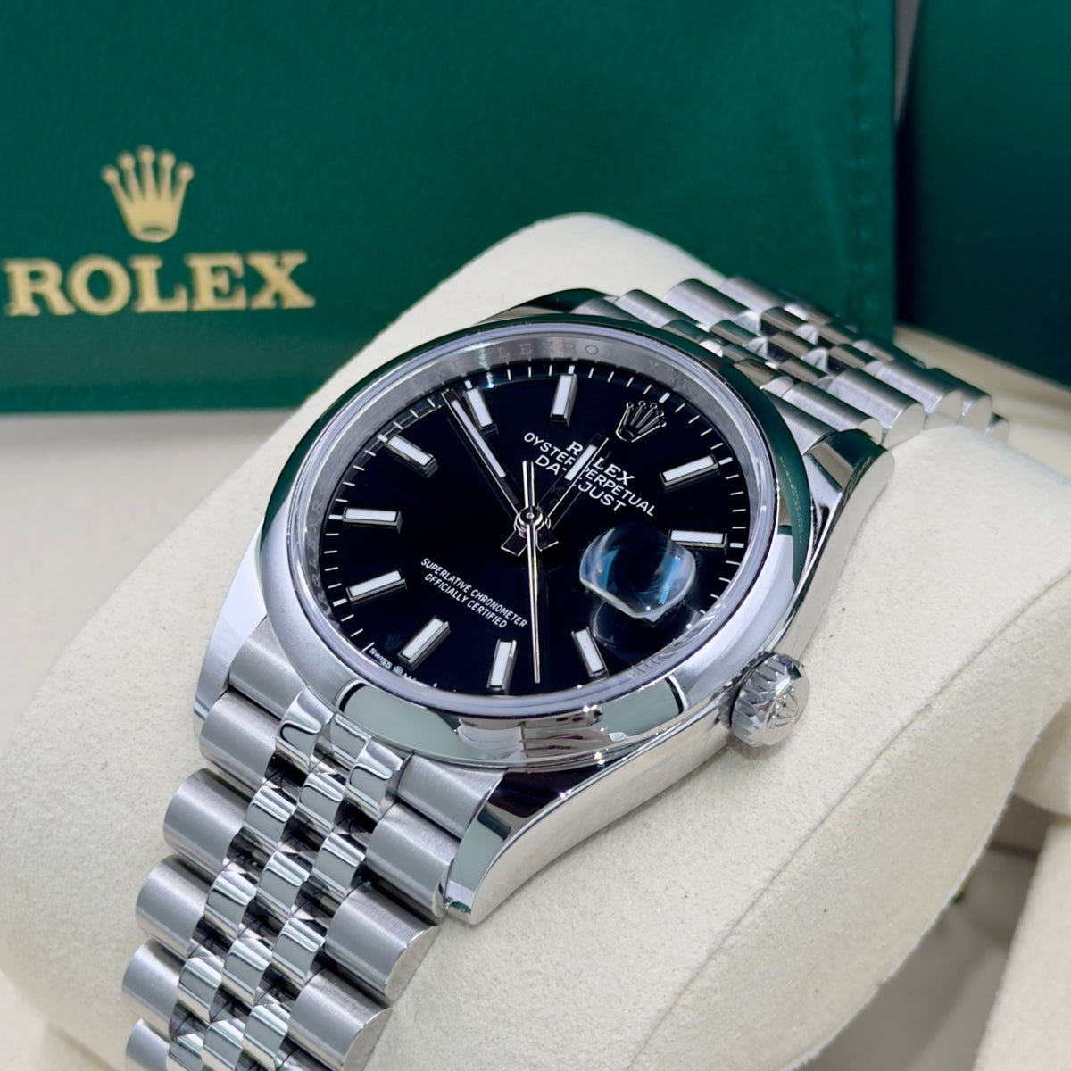 Rolex Datejust 36 Black Dial Smooth Jubilee 126200 - Full Set (2026)