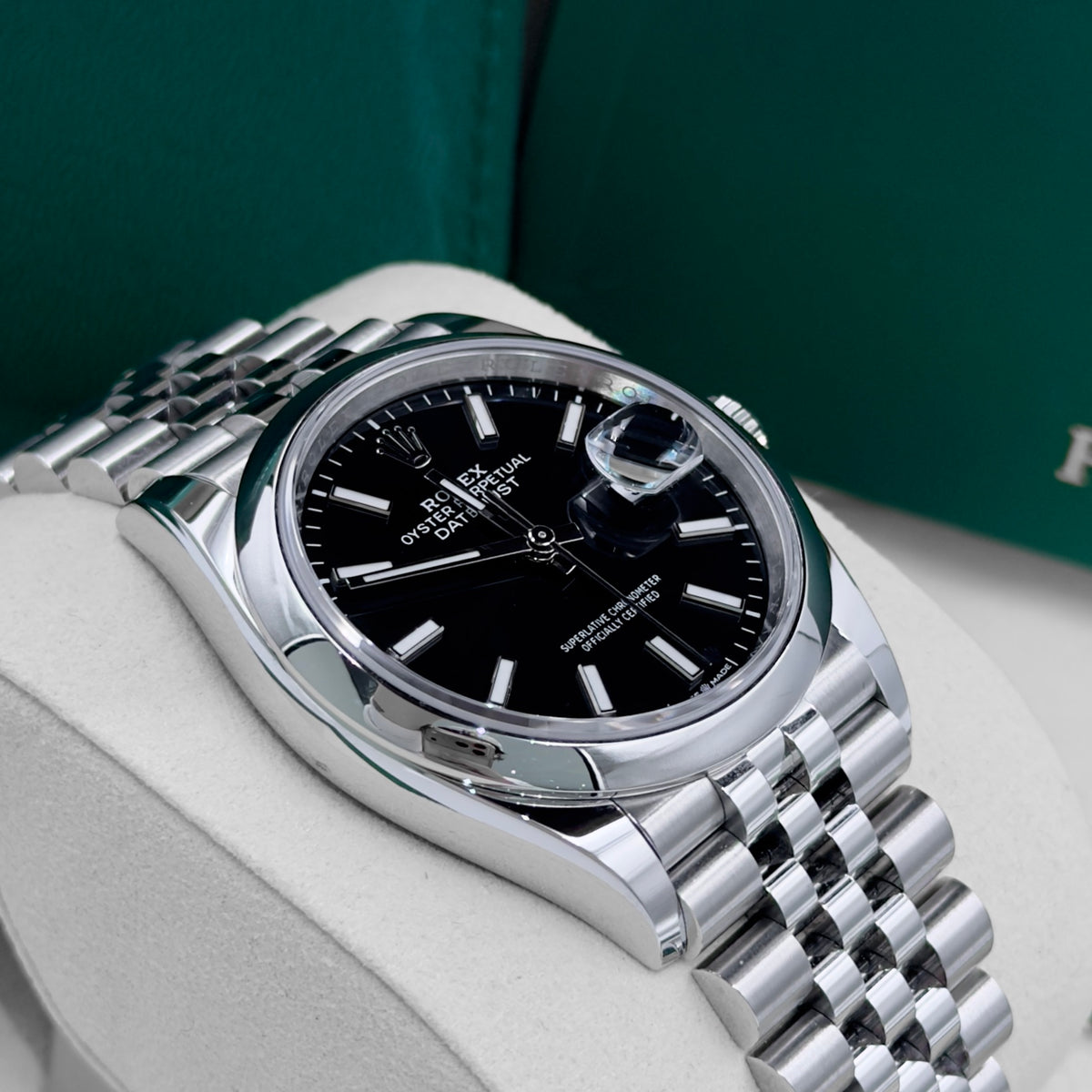 Rolex Datejust 36 Black Dial Smooth Jubilee 126200 - Full Set (2026)