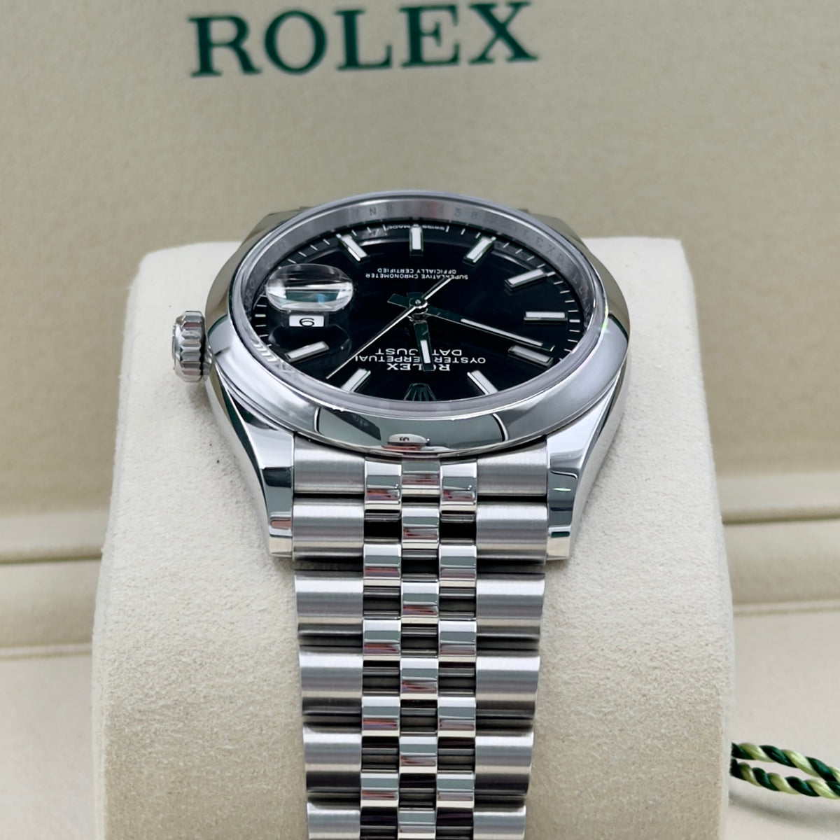 Rolex Datejust 36 Black Dial Smooth Jubilee 126200 - Full Set (2026)