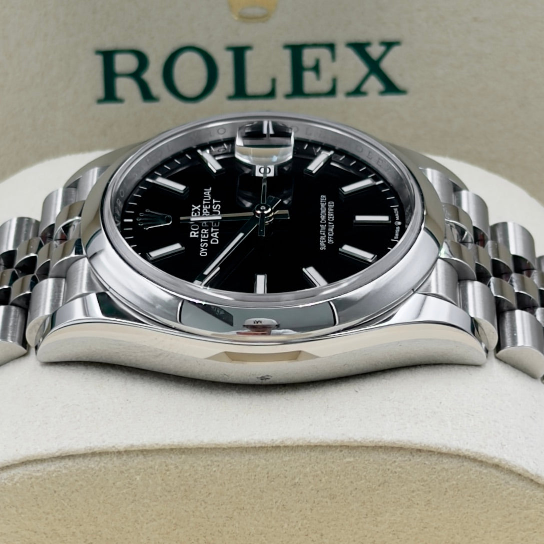 Rolex Datejust 36 Black Dial Smooth Jubilee 126200 - Full Set (2026)