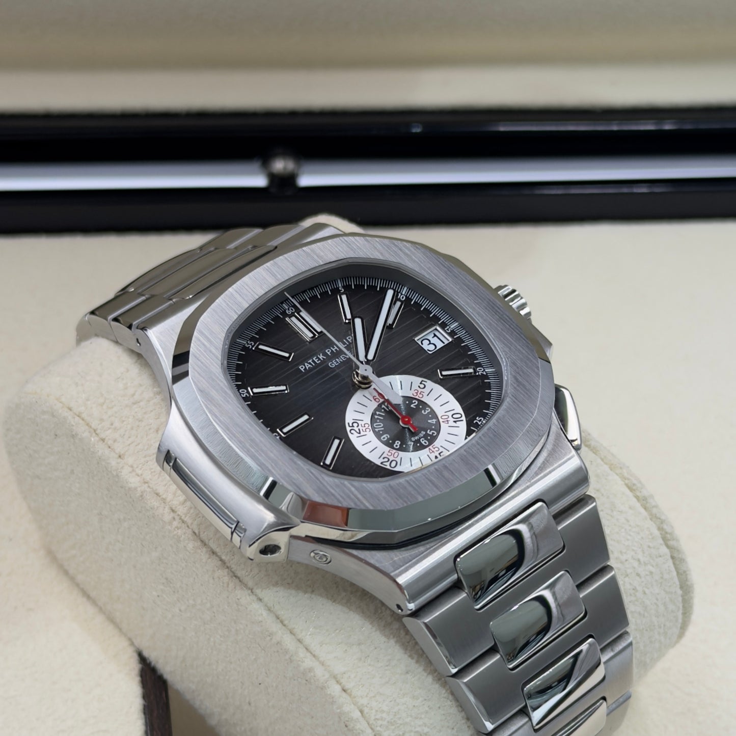 Patek Philippe Nautilus Black Dial 5980/1A-014 - Full Set (2014)