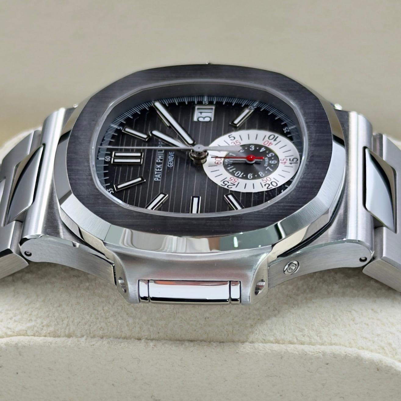 Patek Philippe Nautilus Black Dial 5980/1A-014 - Full Set (2014)