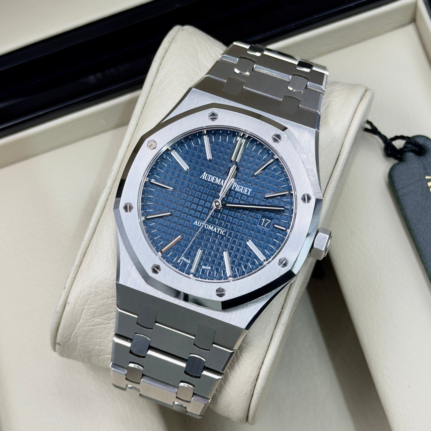 Audemars Piguet Royal Oak Blue Dial 15400ST - Full Set (2016)