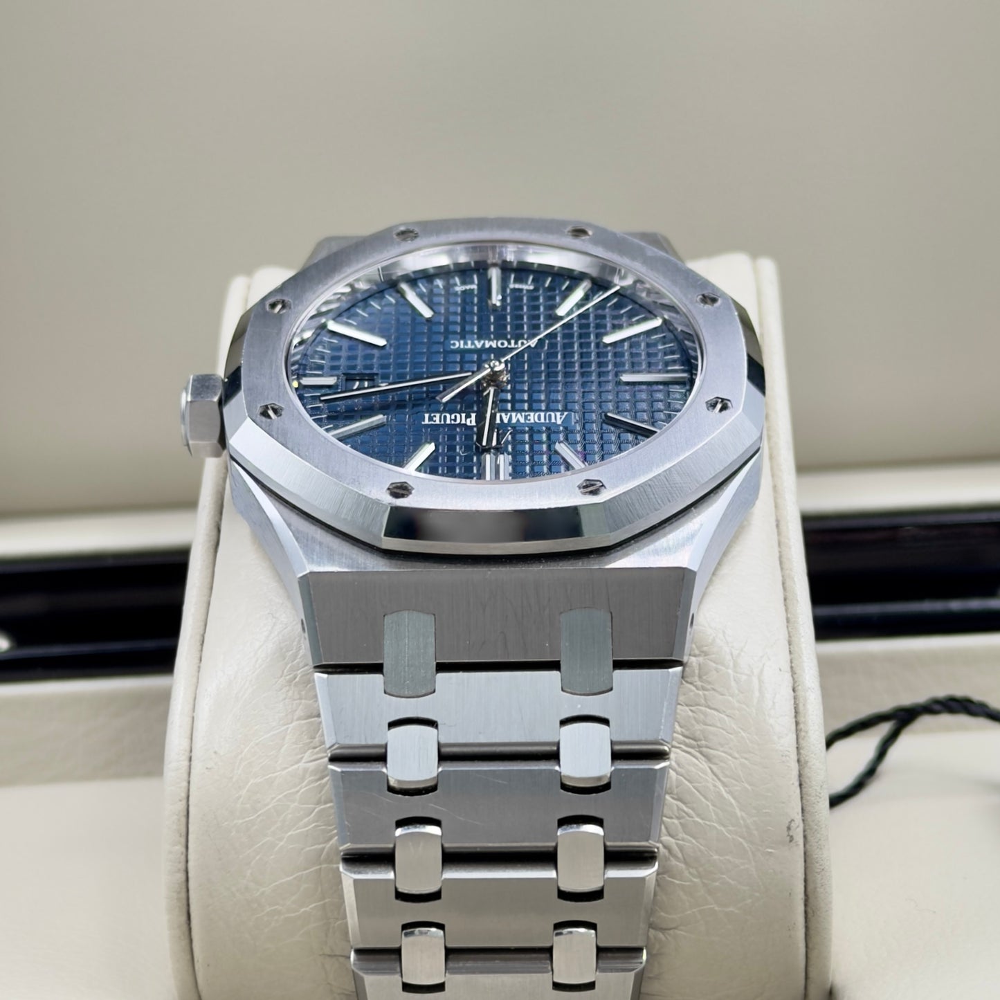 Audemars Piguet Royal Oak Blue Dial 15400ST - Full Set (2016)