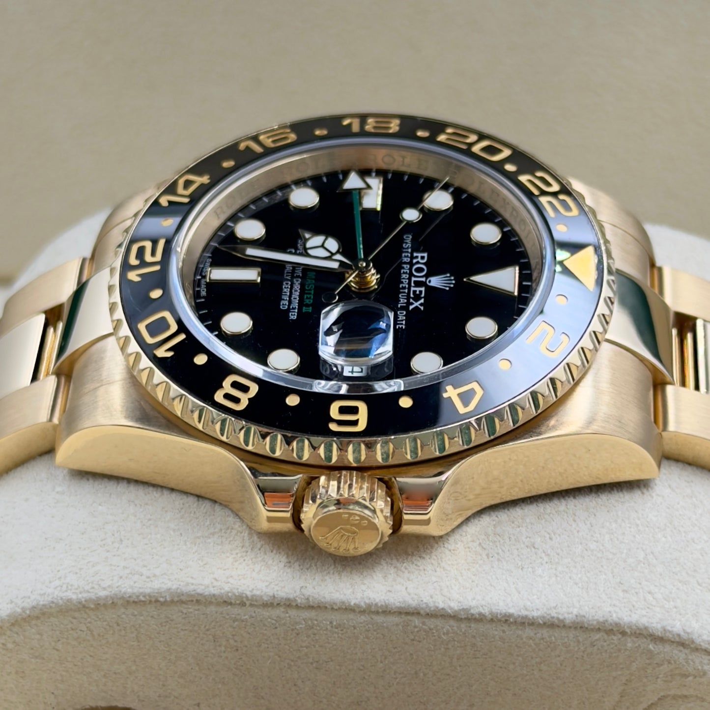 Rolex GMT-Master II Full 18K Yellow Gold Black Dial 116718LN - Full Set (2013)