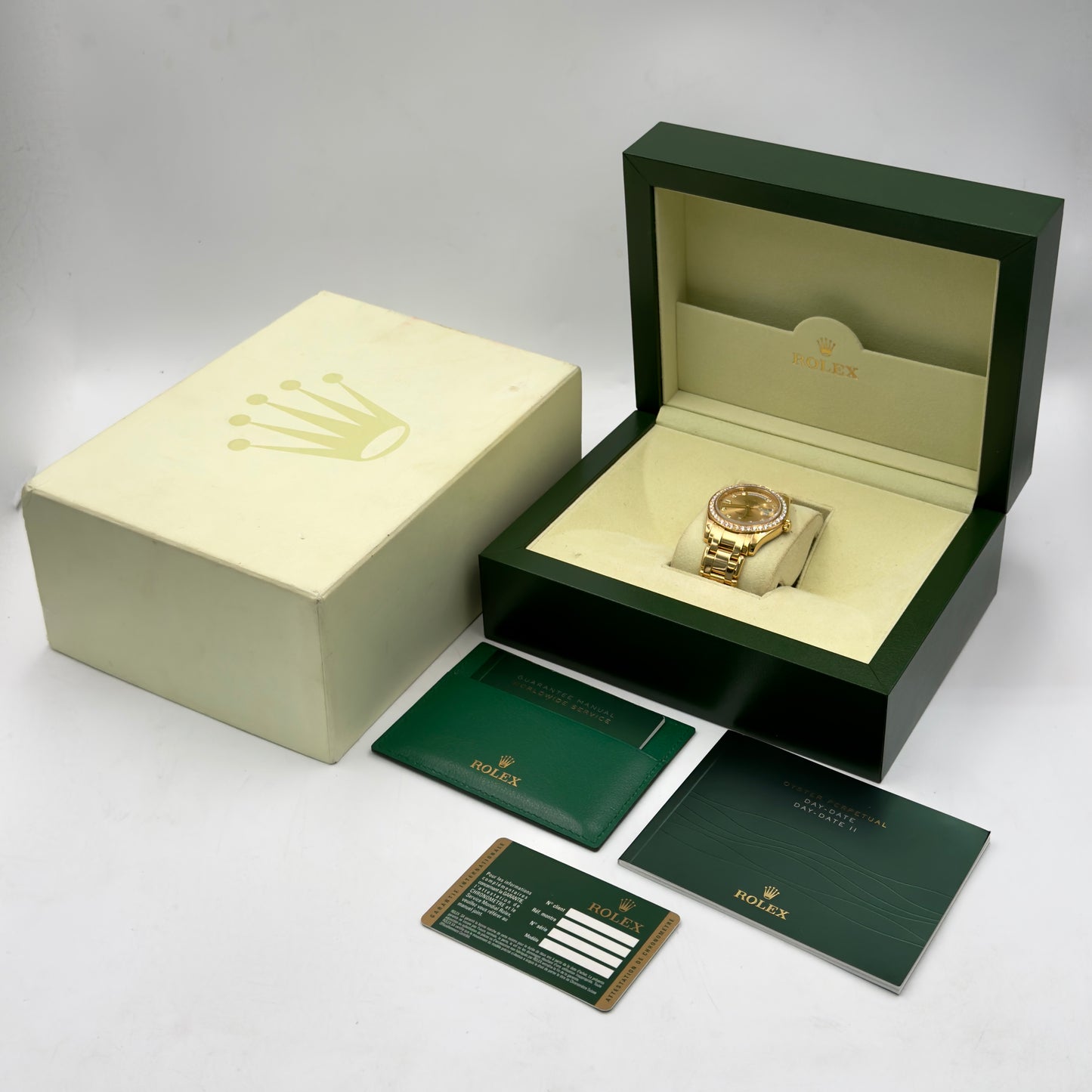 Rolex Day-Date Yellow Gold Factory Diamond Bezel 18948 - Full Set (2009)