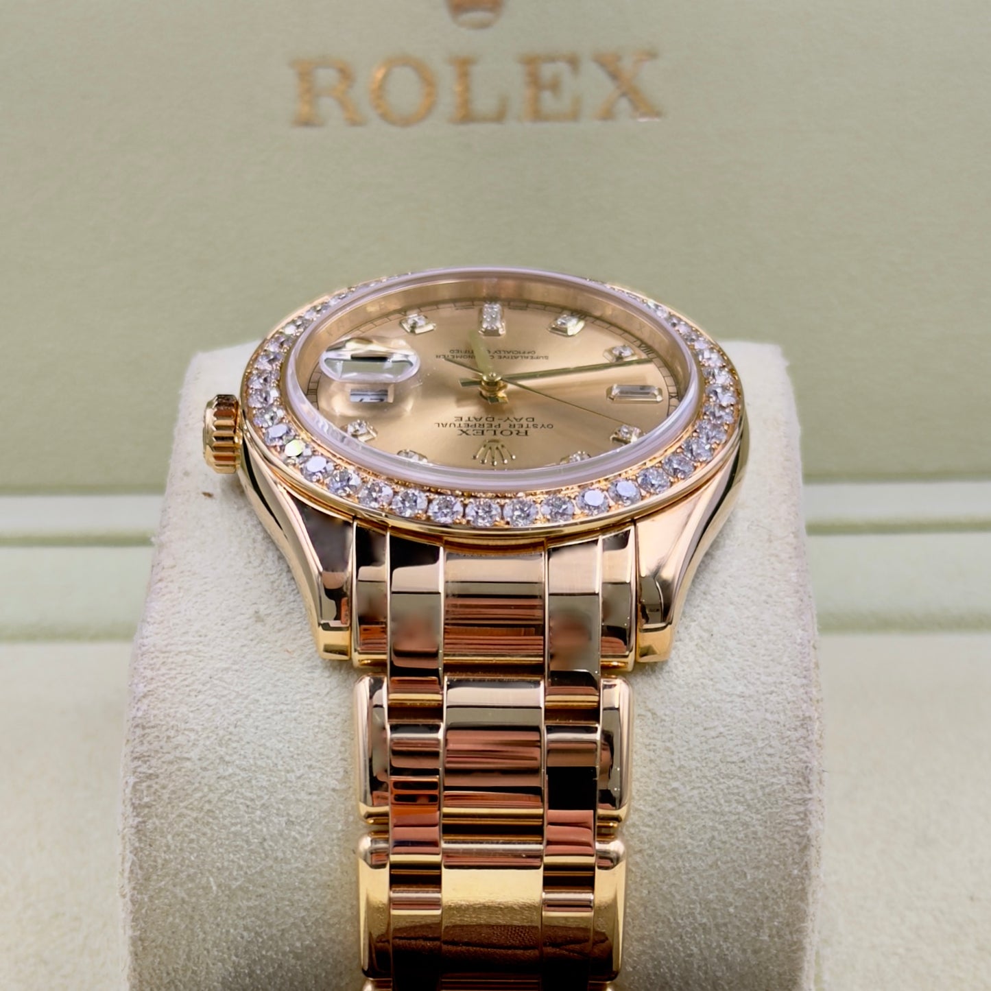 Rolex Day-Date Yellow Gold Factory Diamond Bezel 18948 - Full Set (2009)