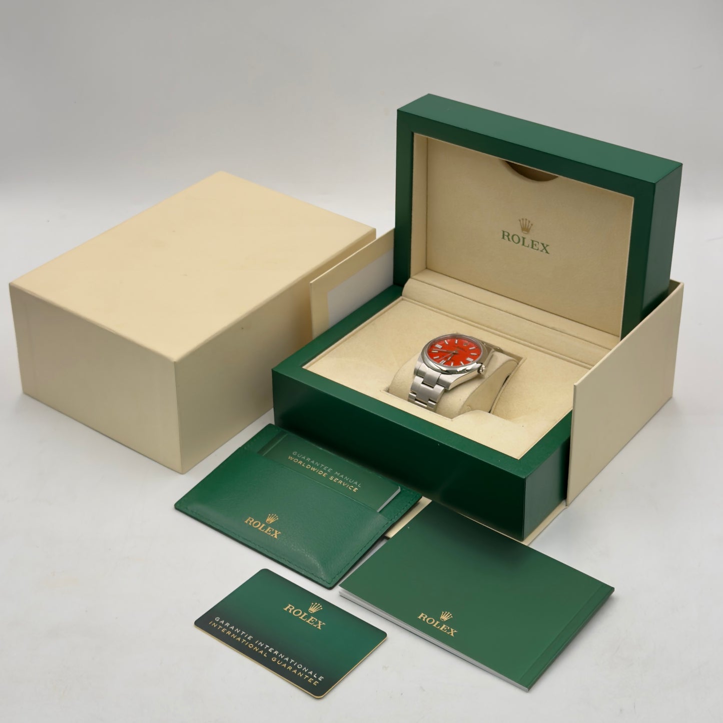 Rolex Oyster Perpetual 41 Coral Red 124300 Full Set (2021)
