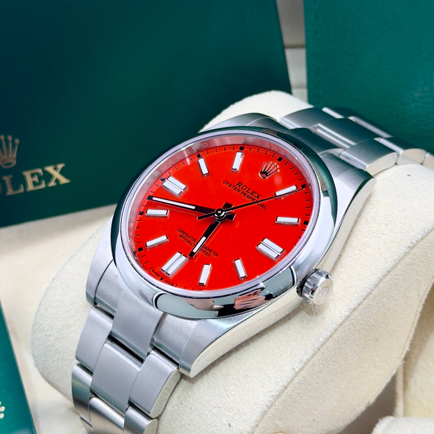 Rolex Oyster Perpetual 41 Coral Red 124300 Full Set (2021)