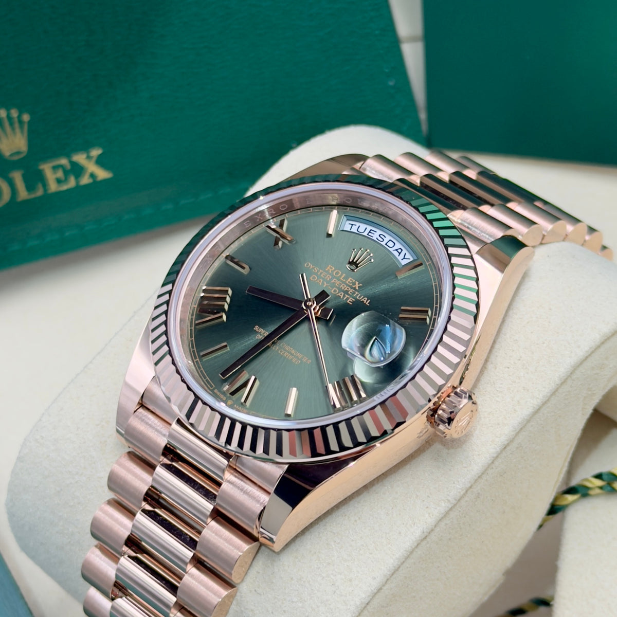 Rolex Day-Date Olive Dial 228235 Full Set 2026 (Wooden Card)