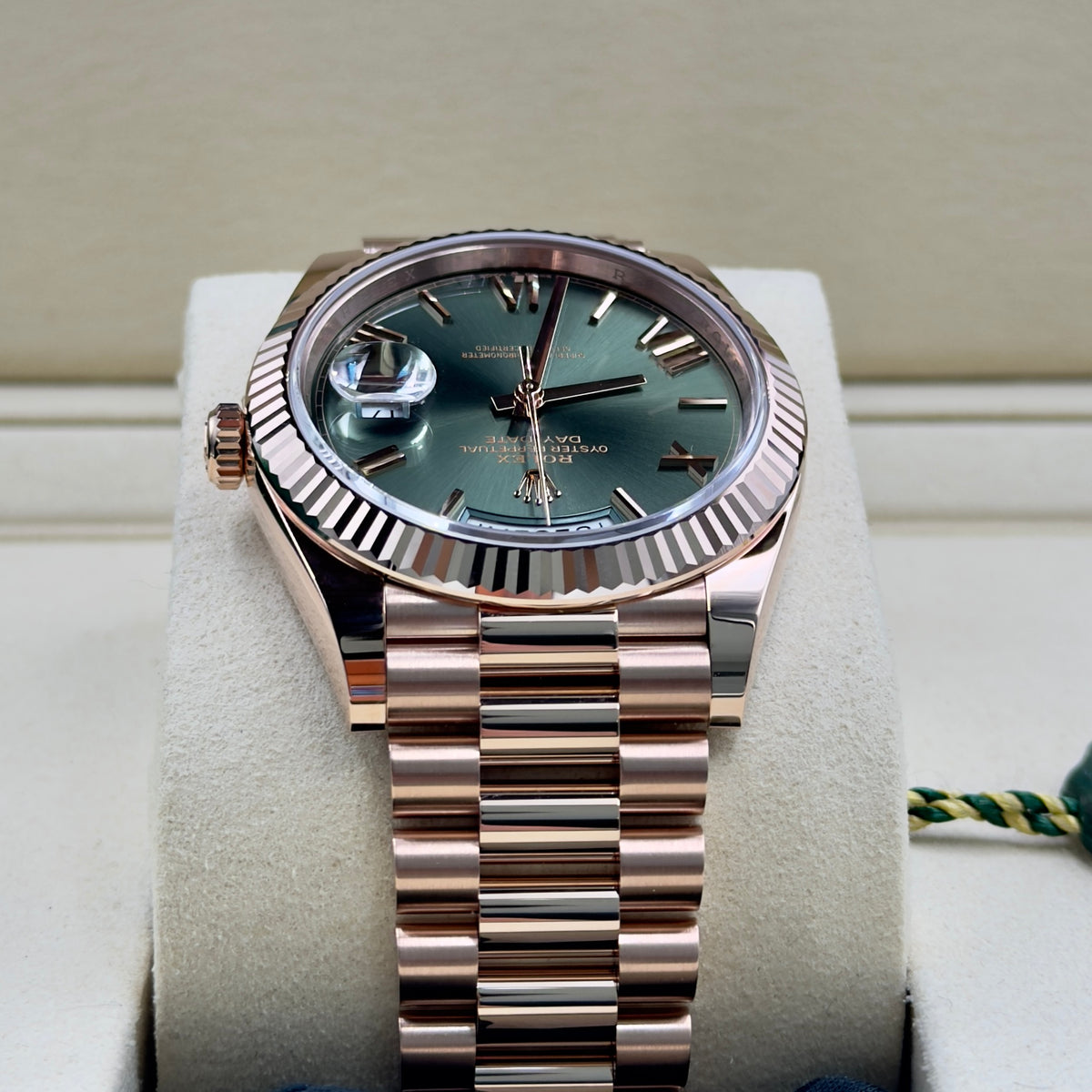 Rolex Day-Date Olive Dial 228235 Full Set 2026 (Wooden Card)