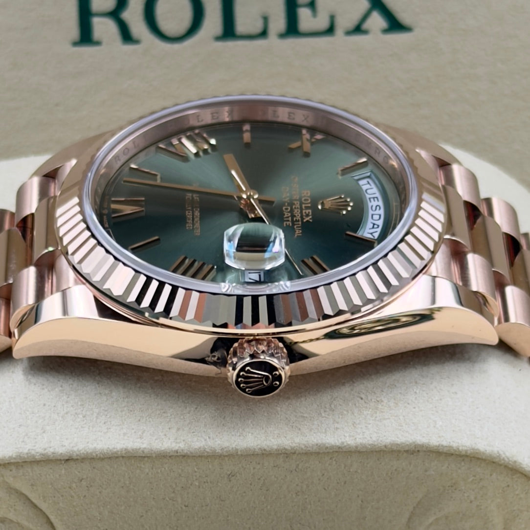 Rolex Day-Date Olive Dial 228235 Full Set 2026 (Wooden Card)
