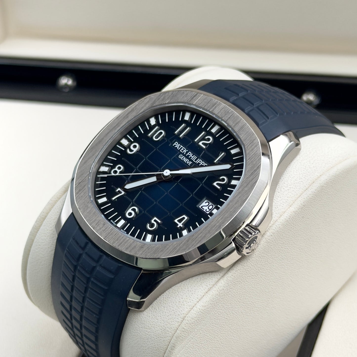 Patek Philippe Aquanaut Blue Dial and Strap 5168G-001 - Full Set (2023)