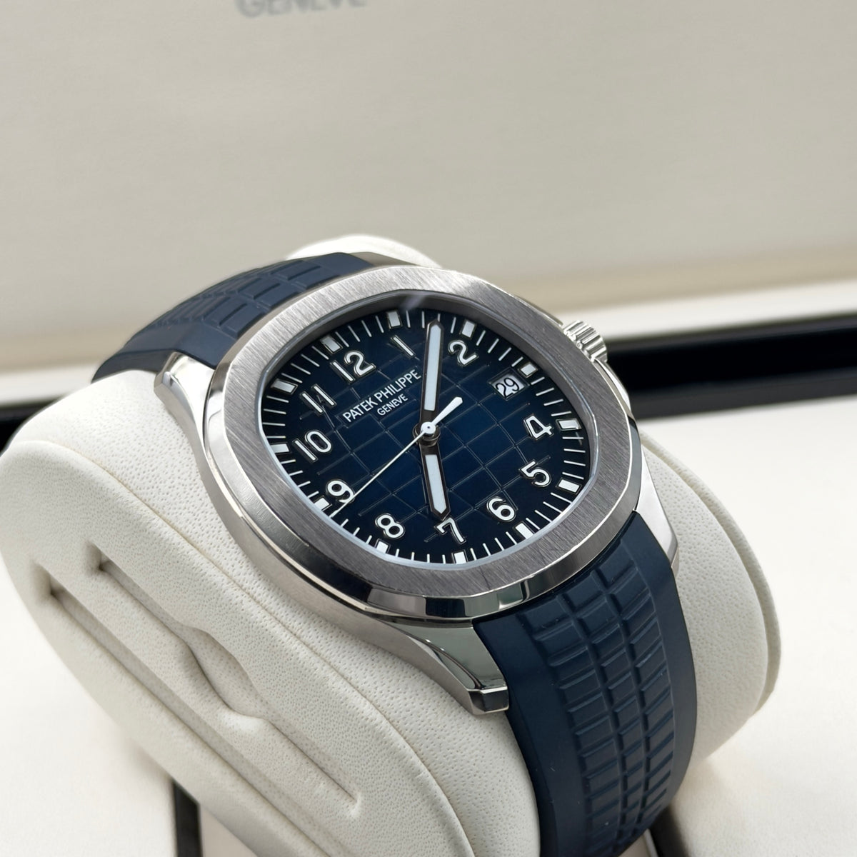Patek Philippe Aquanaut Blue Dial and Strap 5168G-001 - Full Set (2023)