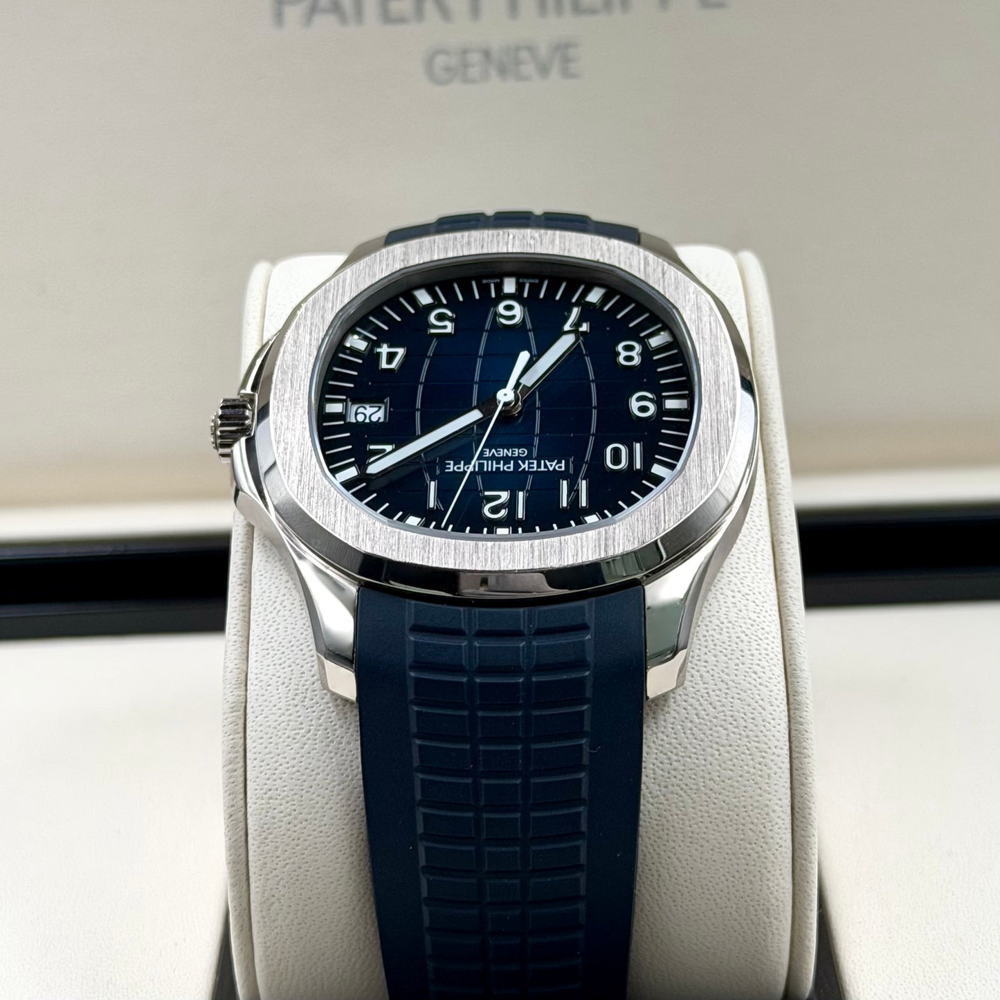 Patek Philippe Aquanaut Blue Dial and Strap 5168G-001 - Full Set (2023)