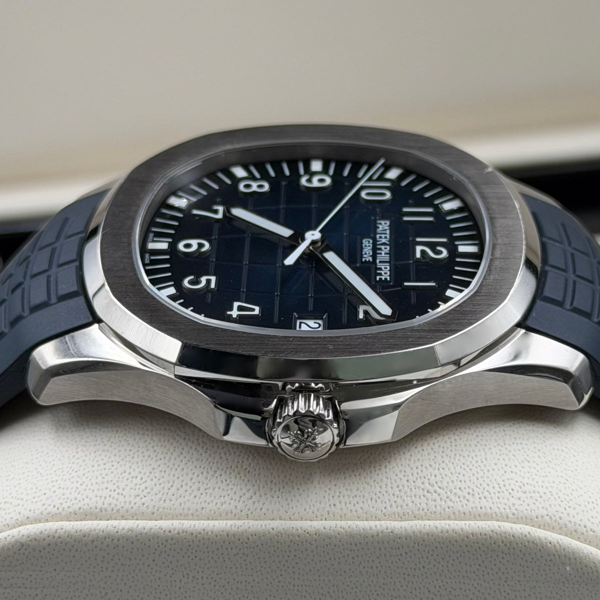 Patek Philippe Aquanaut Blue Dial and Strap 5168G-001 - Full Set (2023)