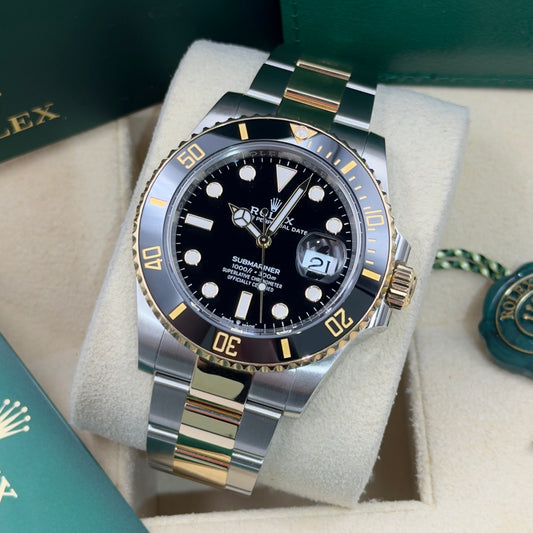 Rolex Submariner Date Black Dial Steel and Gold 126613LN - Full Set (2022)