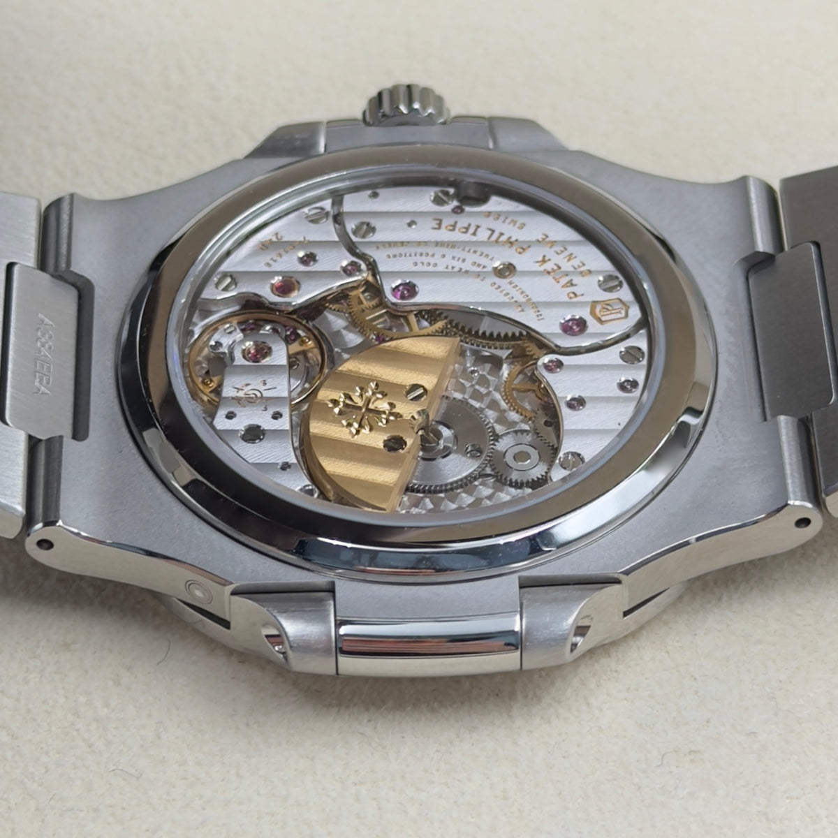 Patek Philippe Nautilus 5712/1A-001 - Full Set (2017)