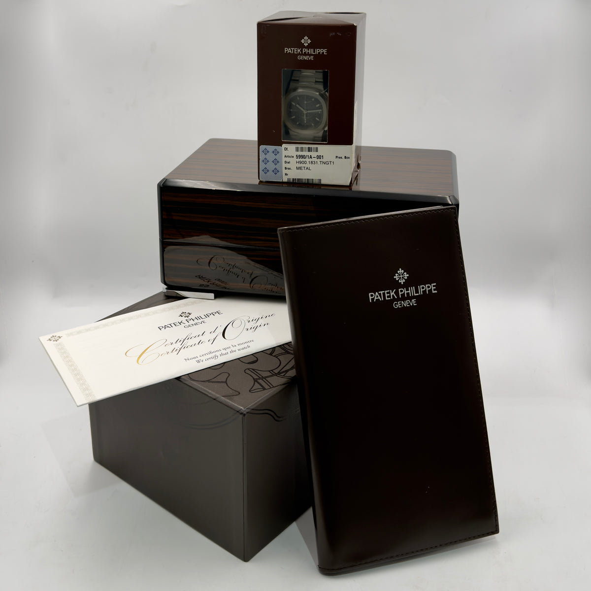 Patek Philippe Nautilus 5990/1A-001 - Full Set (2018)