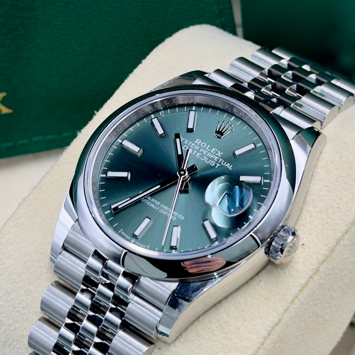 Rolex Datejust Mint Green Smooth Jubilee 126200 - Full Set (2026)