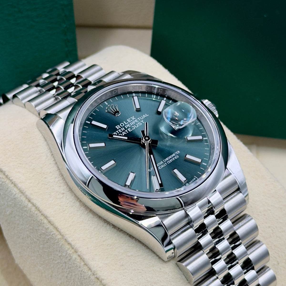 Rolex Datejust Mint Green Smooth Jubilee 126200 - Full Set (2026)