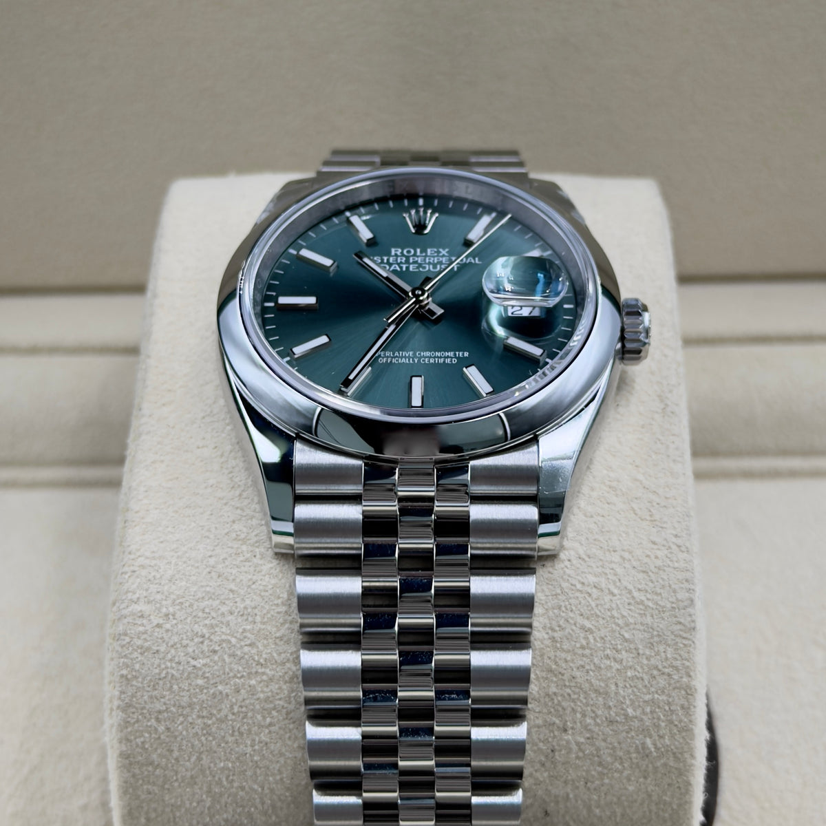 Rolex Datejust Mint Green Smooth Jubilee 126200 - Full Set (2026)